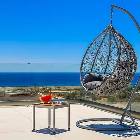 Villa Sleeps 8 Pool Air Con Wifi