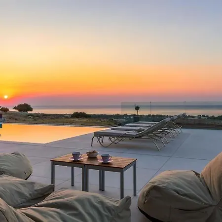Sleeps 8 Pool Air Con Wifi *