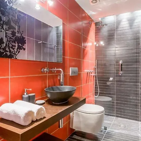 Villa Sleeps 8 Pool Air Con Wifi *