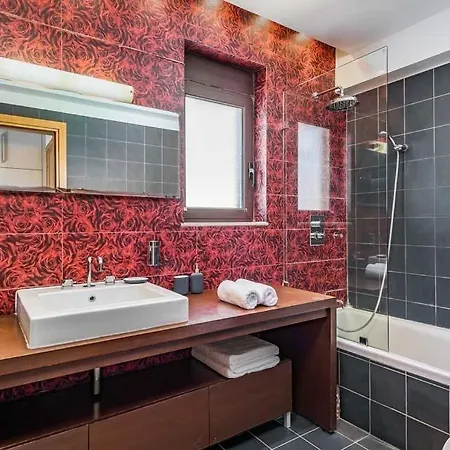 Sleeps 8 Pool Air Con Wifi Villa